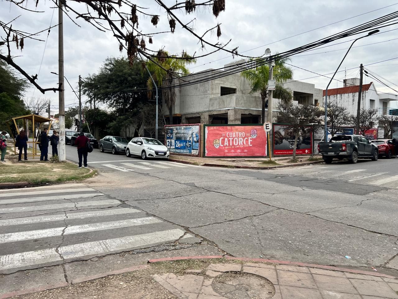 LOCALES COMERCIALES FRENTE A CLINICA VELEZ SARSFIELD EN ALQUILER A ESTRENAR B Parque Vélez Sarsfield - foto 5