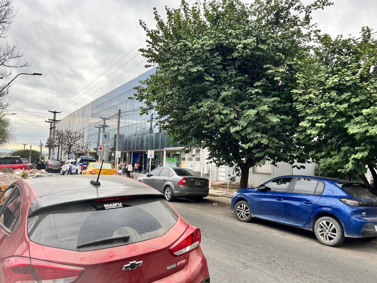 LOCALES COMERCIALES FRENTE A CLINICA VELEZ SARSFIELD EN ALQUILER A ESTRENAR B Parque Vélez Sarsfield - foto 8