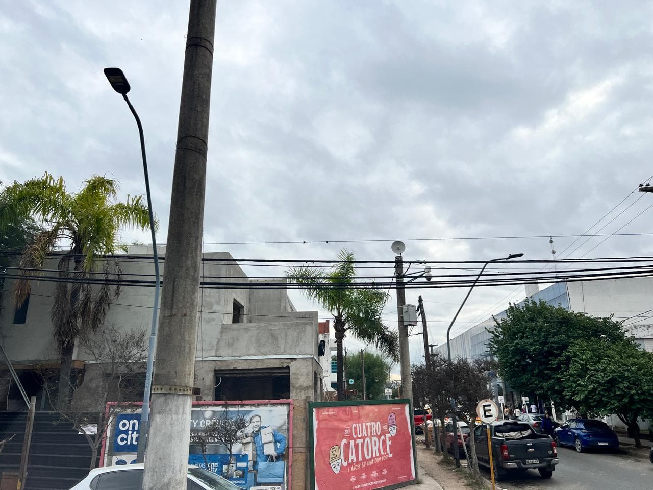 LOCALES COMERCIALES FRENTE A CLINICA VELEZ SARSFIELD EN ALQUILER A ESTRENAR B Parque Vélez Sarsfield - foto 9